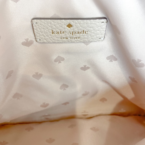 NWT Kate Spade Beige Nude & Cream Pebbled Leather Triple Gusset Crossbody Purse - Picture 6 of 11